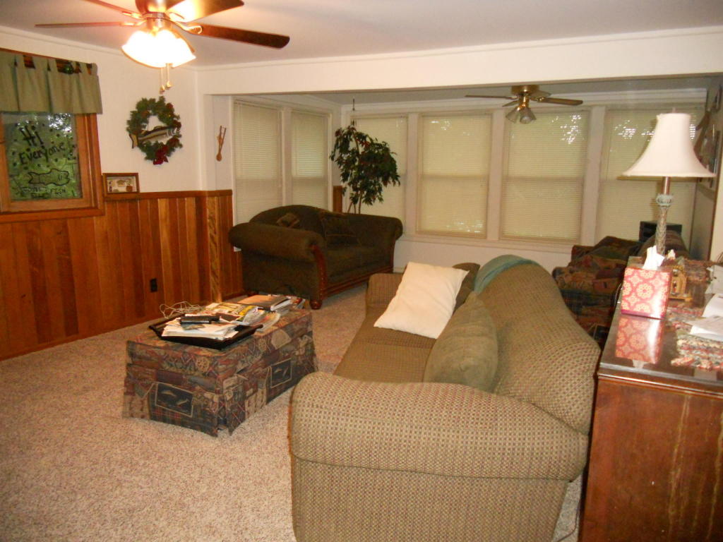 27360 Farm Road 1184, Eagle Rock, MO 65641