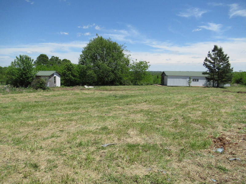 1070 Dade Rd 1050, Everton, MO 65646