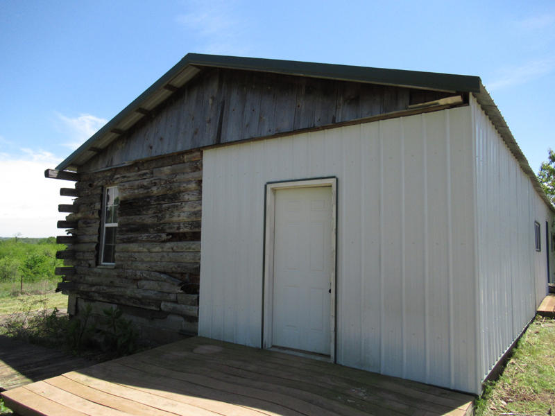 1070 Dade Rd 1050, Everton, MO 65646