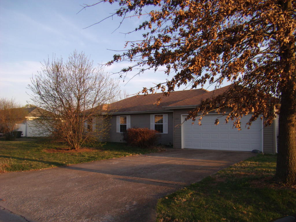 284 E Willow Street, Fair Grove, MO 65648