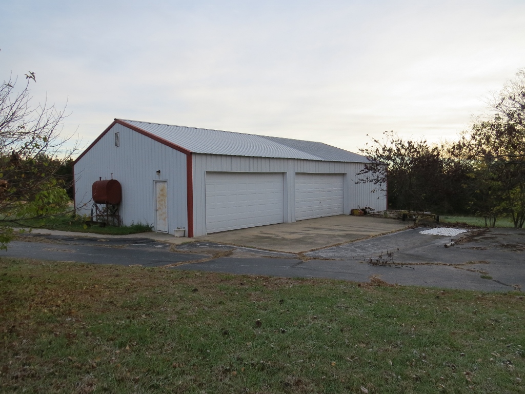 1125 E 318th Rd, Flemington, United States 65650