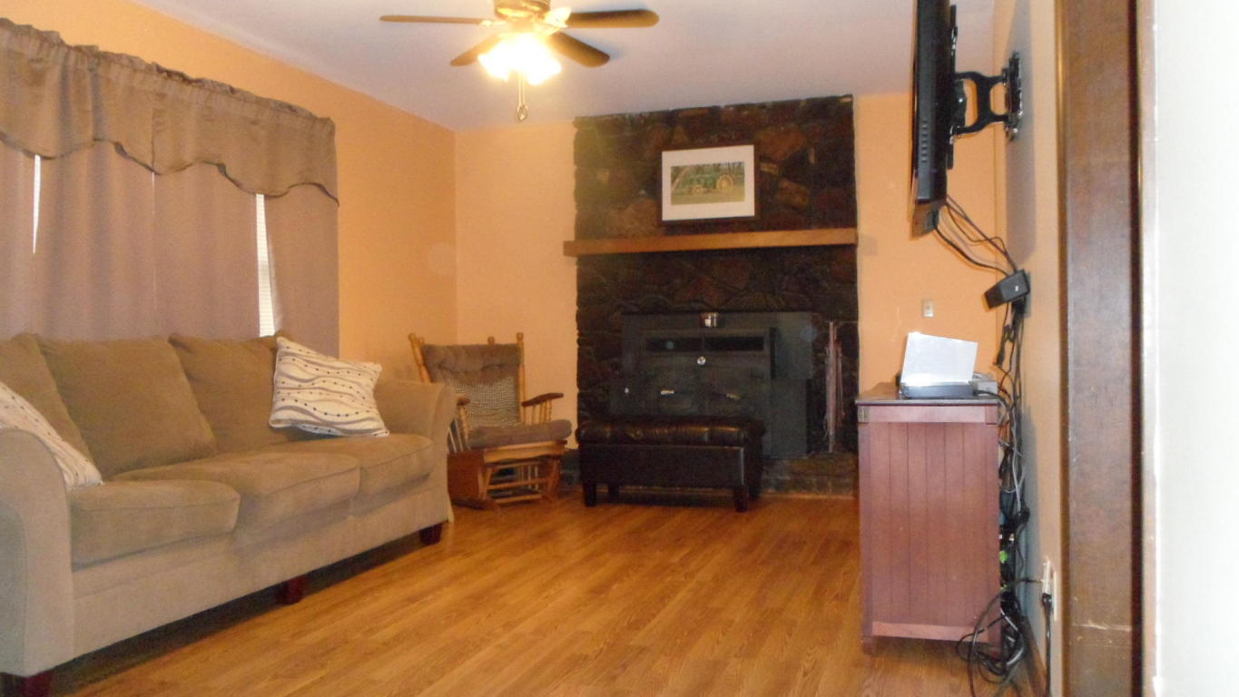 214 Elim Street, Forsyth, MO 65653