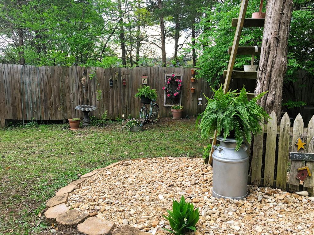 160 Swan Valley Drive, Forsyth, MO 65653