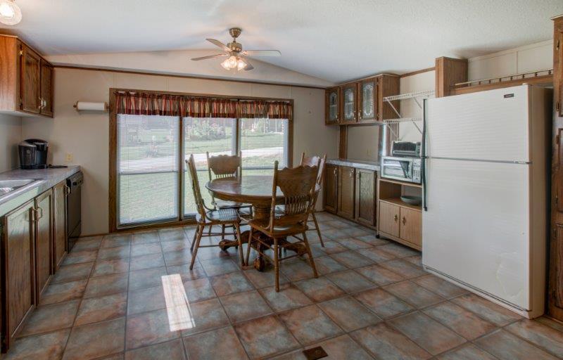 93 Lake Circle Drive, Galena, MO 65656
