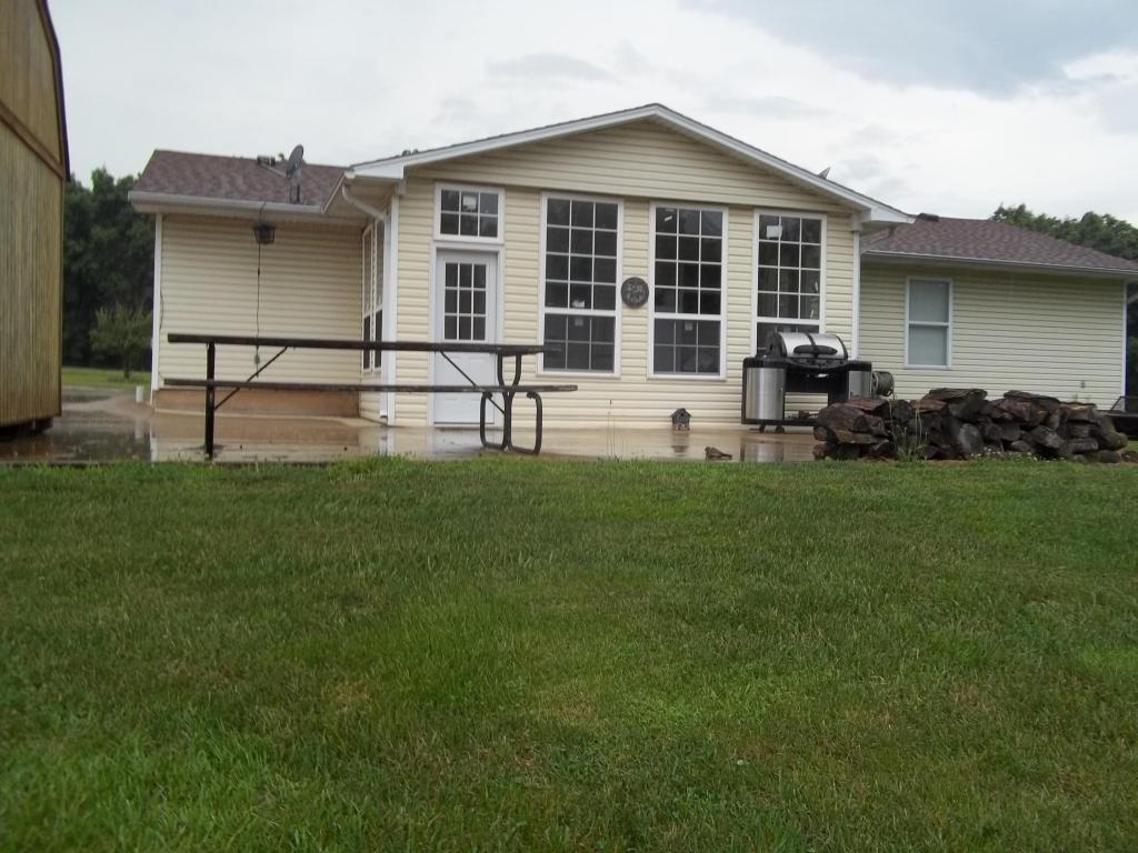 12 Ridgeview Road, Greenfield, MO 65661