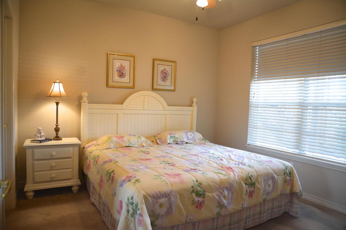 680 Emerald Pointe Drive, Hollister, MO 65672