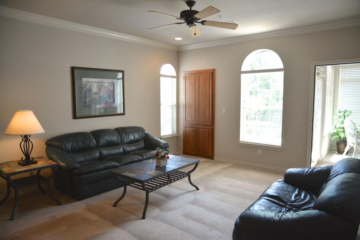 680 Emerald Pointe Drive, Hollister, MO 65672