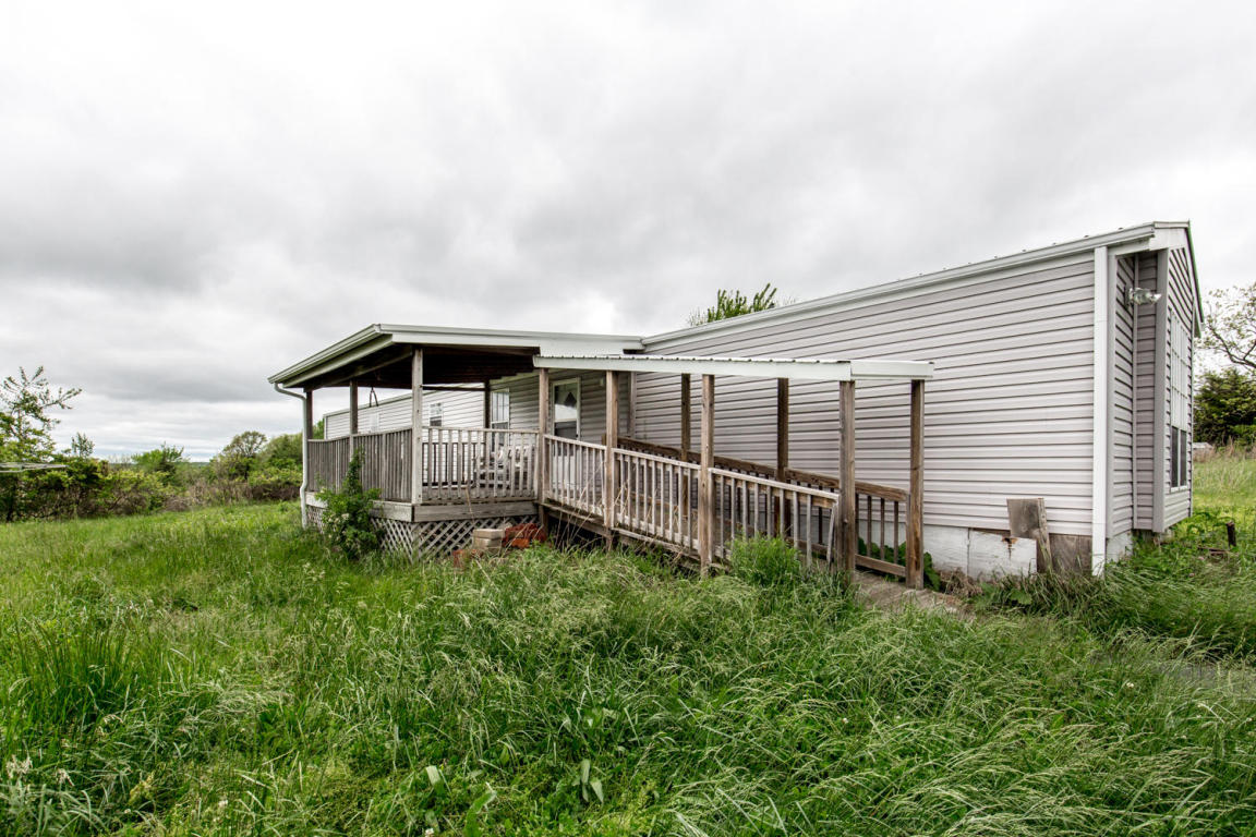 435 East 350th Road, Humansville, MO 65674