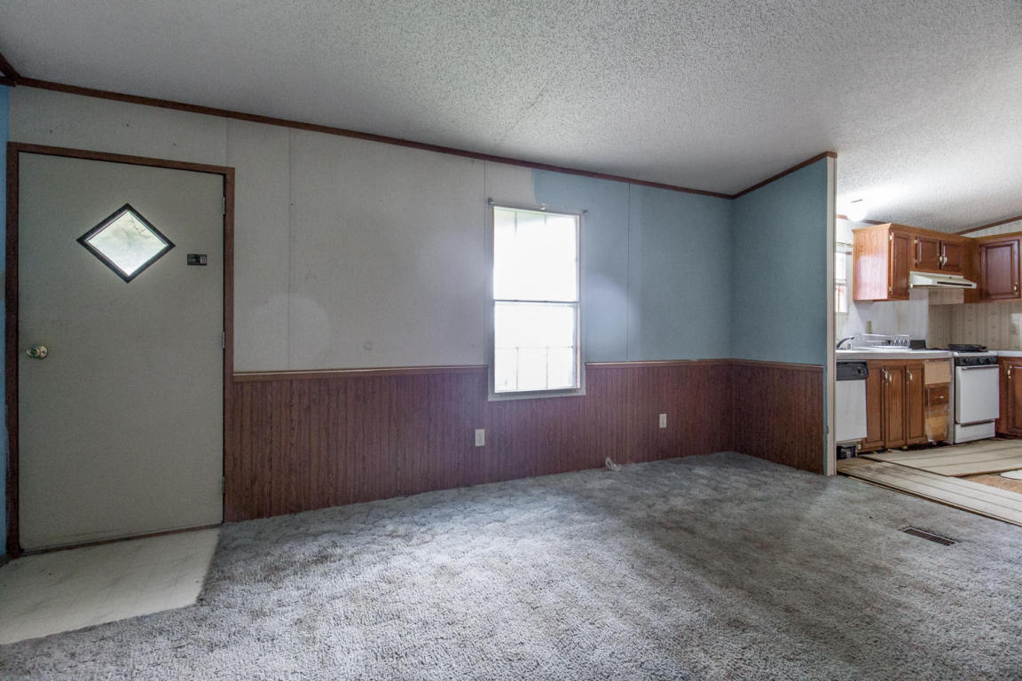 435 East 350th Road, Humansville, MO 65674