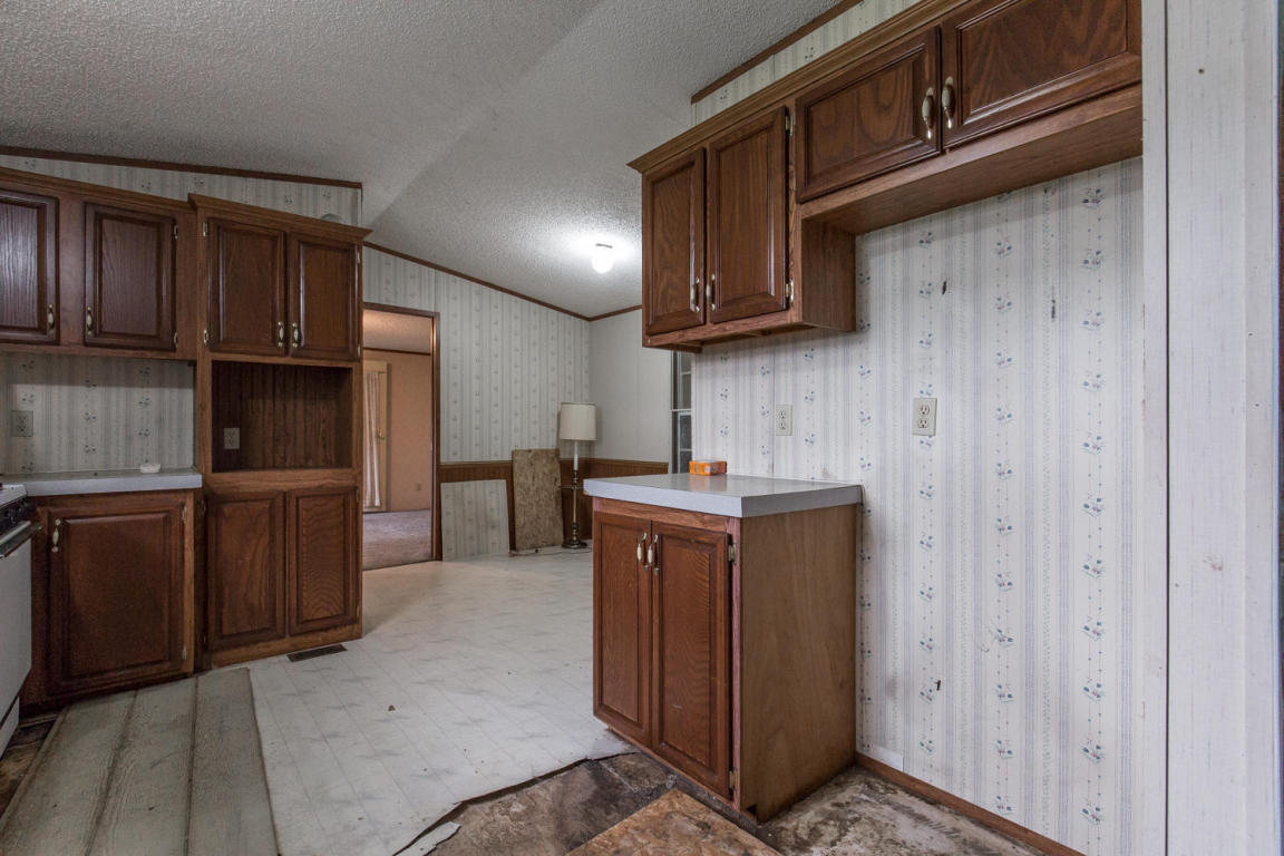 435 East 350th Road, Humansville, MO 65674