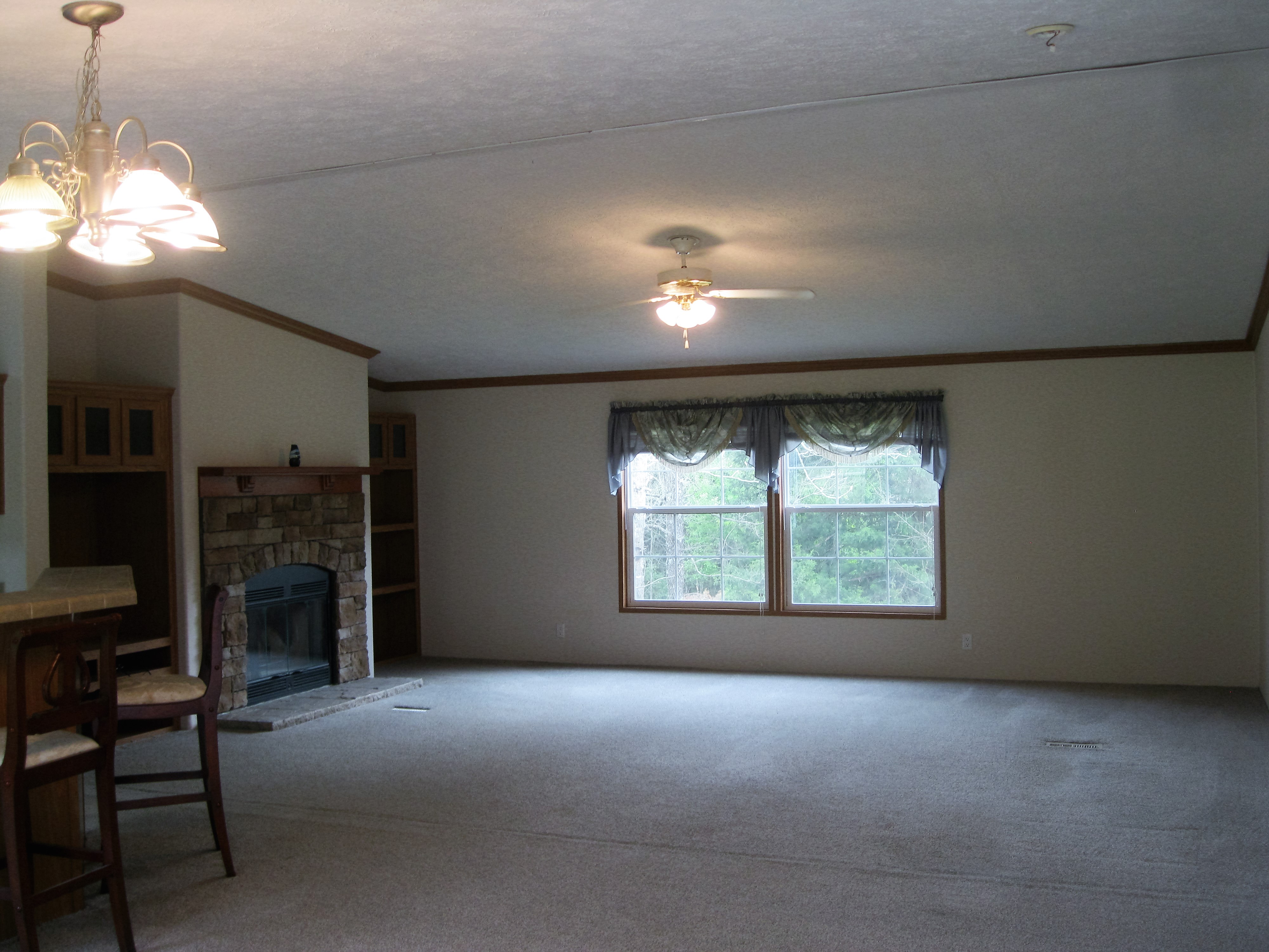 160 Hunters Pointe, Kirbyville, MO 65679