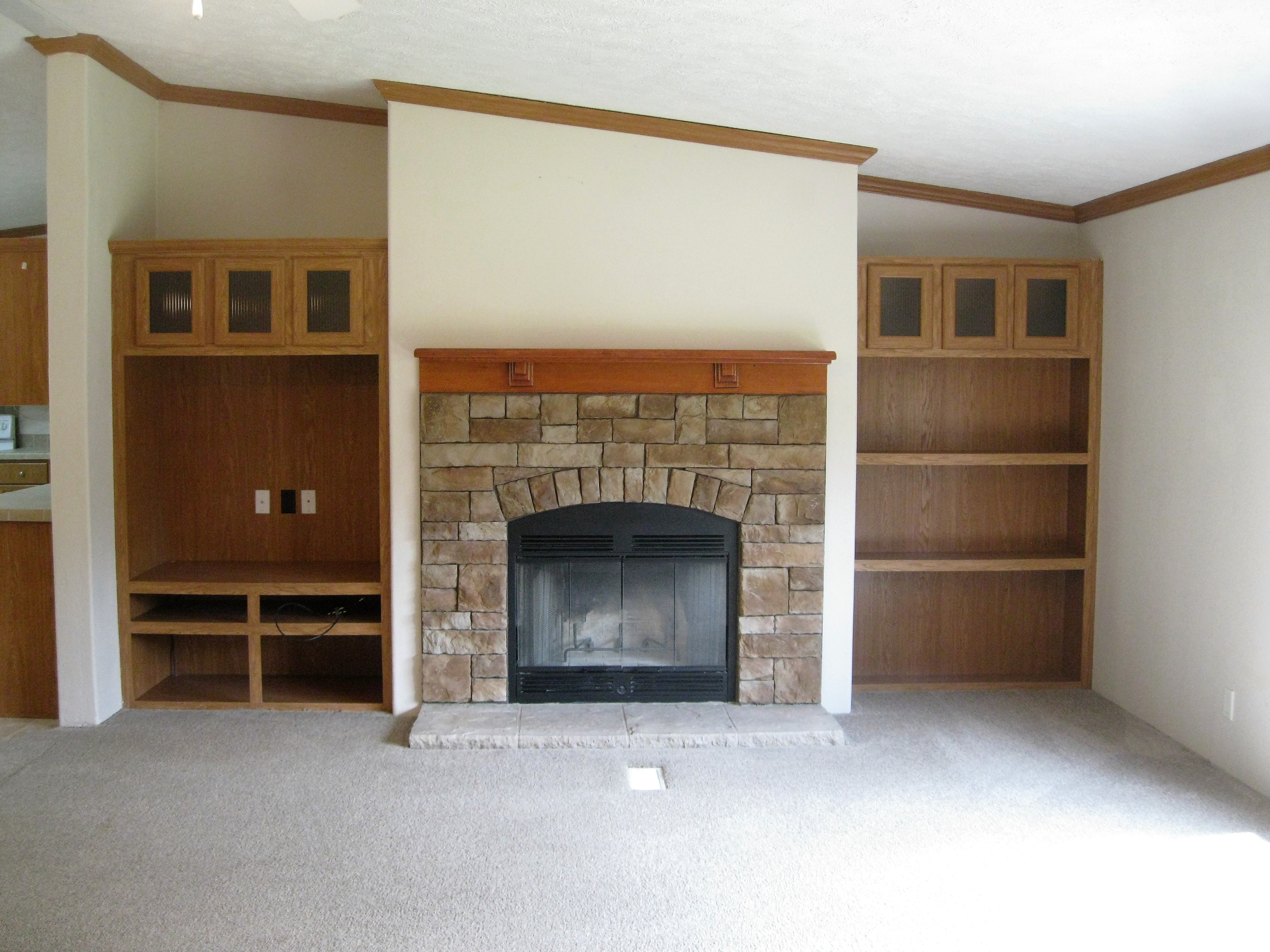 160 Hunters Pointe, Kirbyville, MO 65679