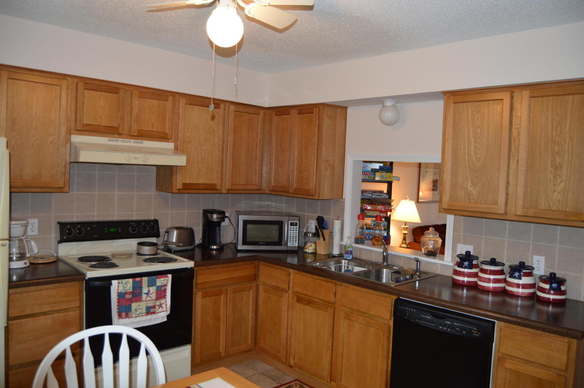 165 Keel Ln Unit 103, Kimberling City, MO 65686
