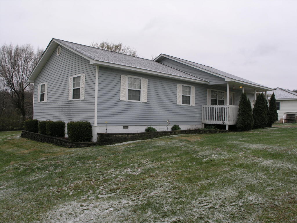 101 Autumn Dr, Cabool, MO 65689