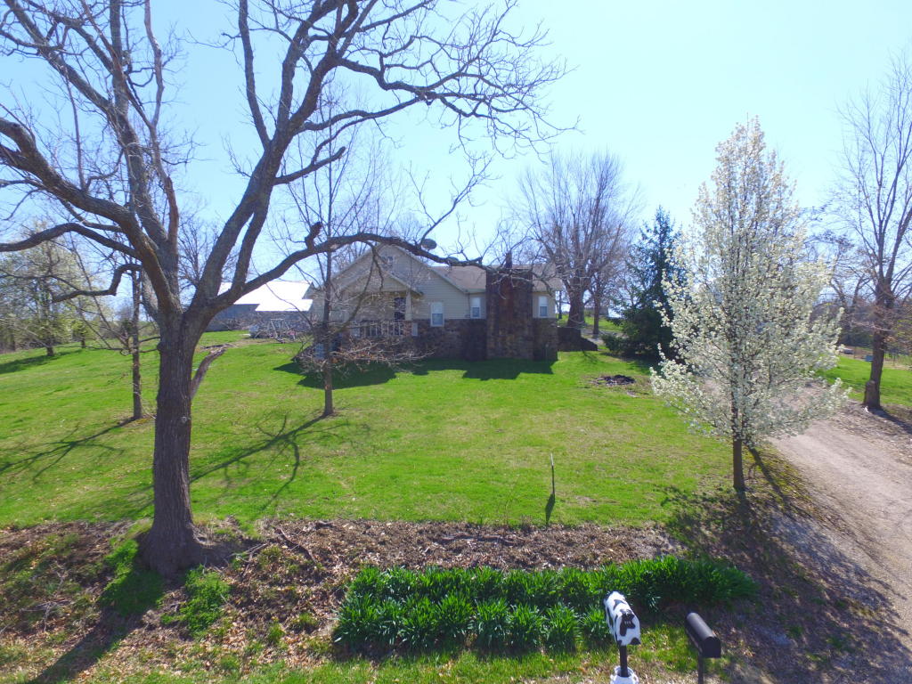 988 Farmland Road, Marshfield, MO 65706