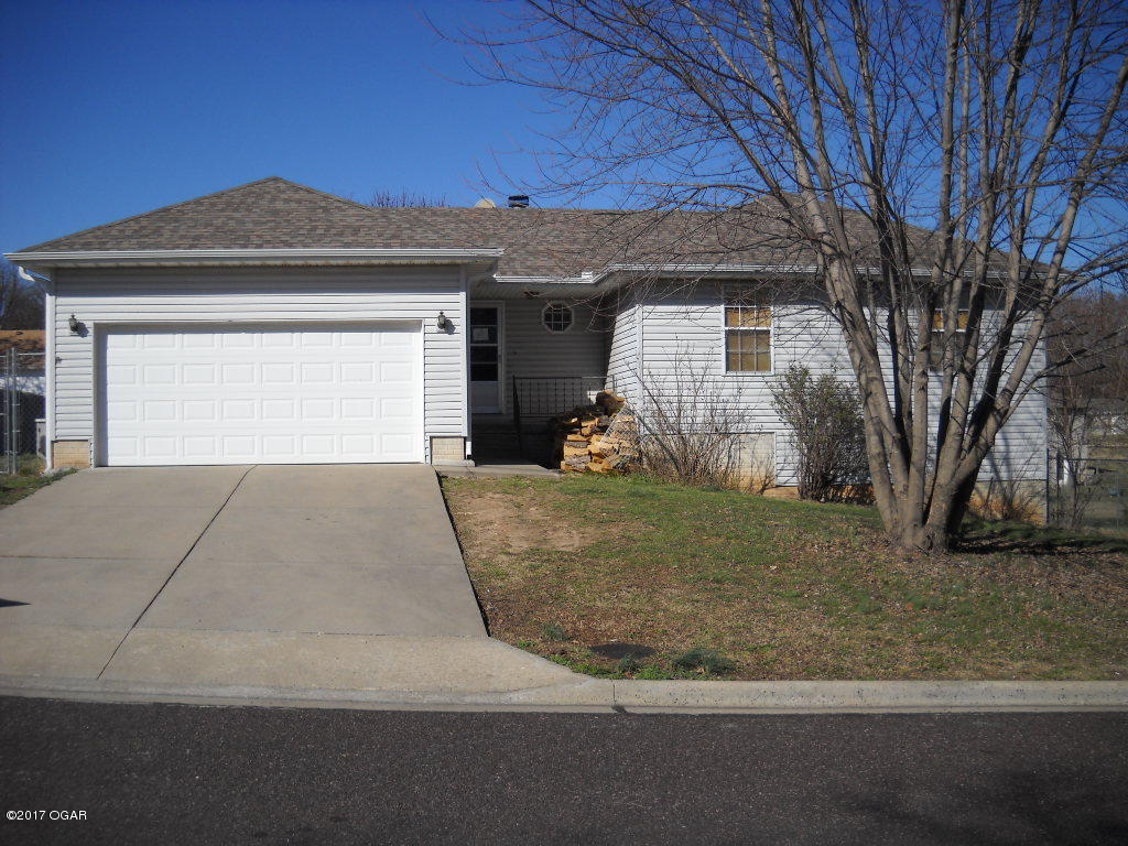 8600 Brookside Circle, Monett, MO 65708
