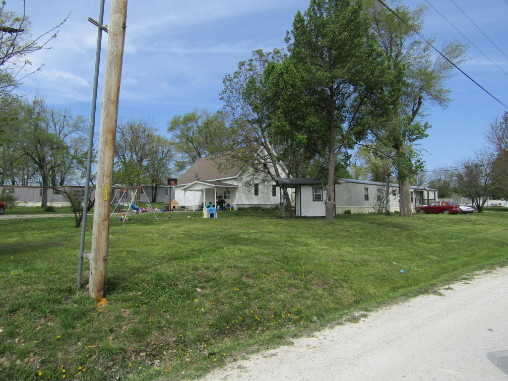 5307/5317 East Avenue, Morrisville, MO 65710