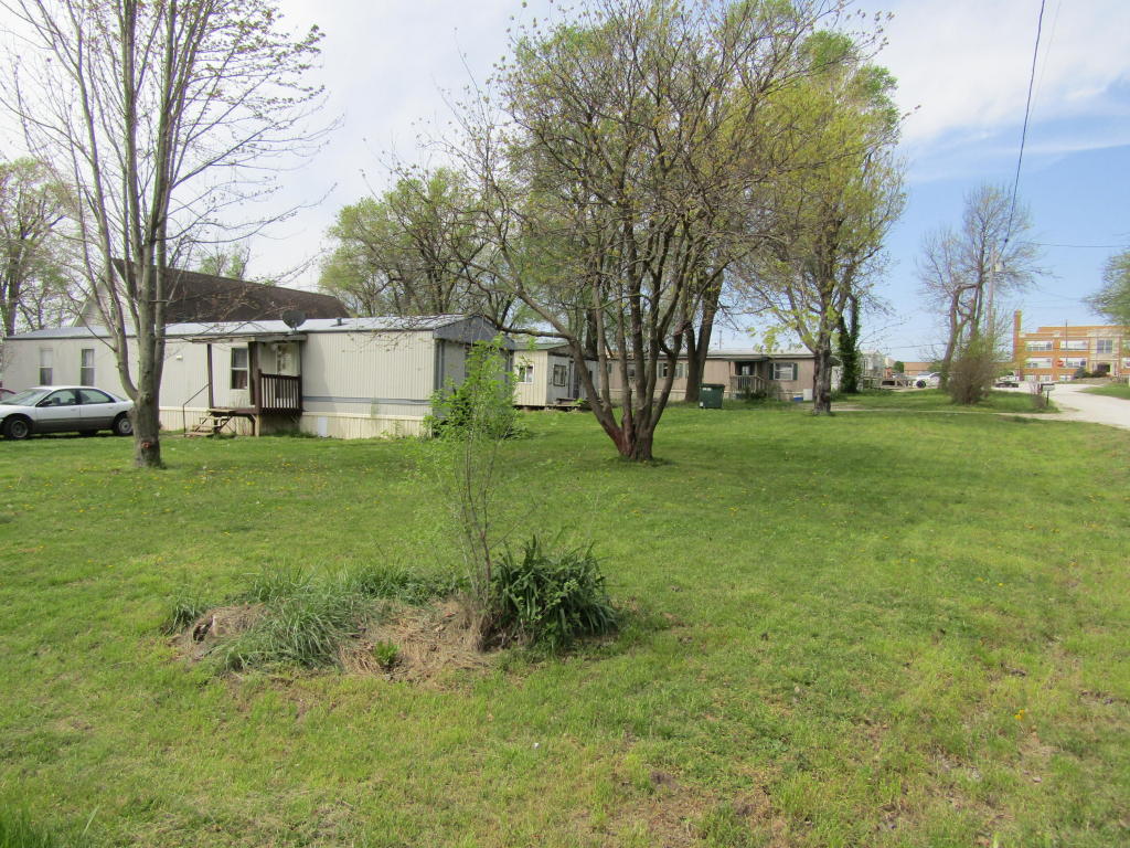 5307/5317 East Avenue, Morrisville, MO 65710