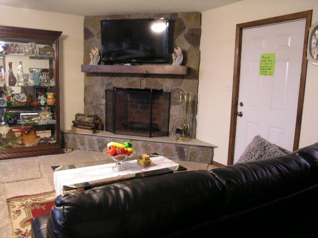 4814 Gravel Point Rd, Mountain Grove, MO 65711