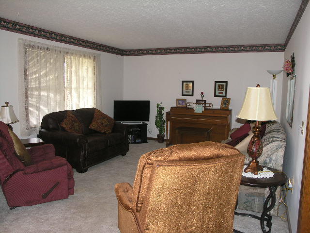 810 East 17th Street, Mountain Grove, MO 65711