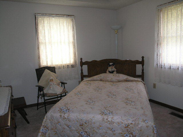 810 East 17th Street, Mountain Grove, MO 65711