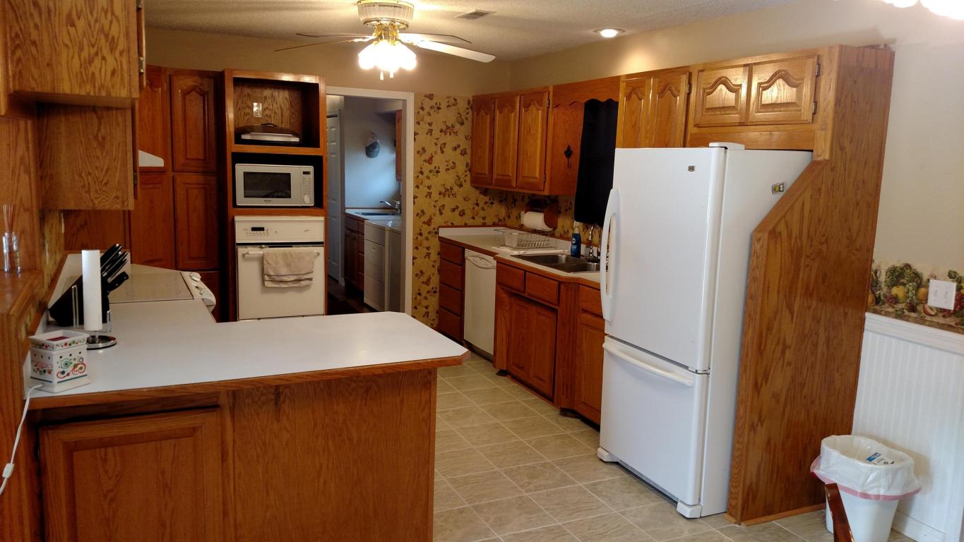 9153 N Highway, Mountain Grove, MO 65711