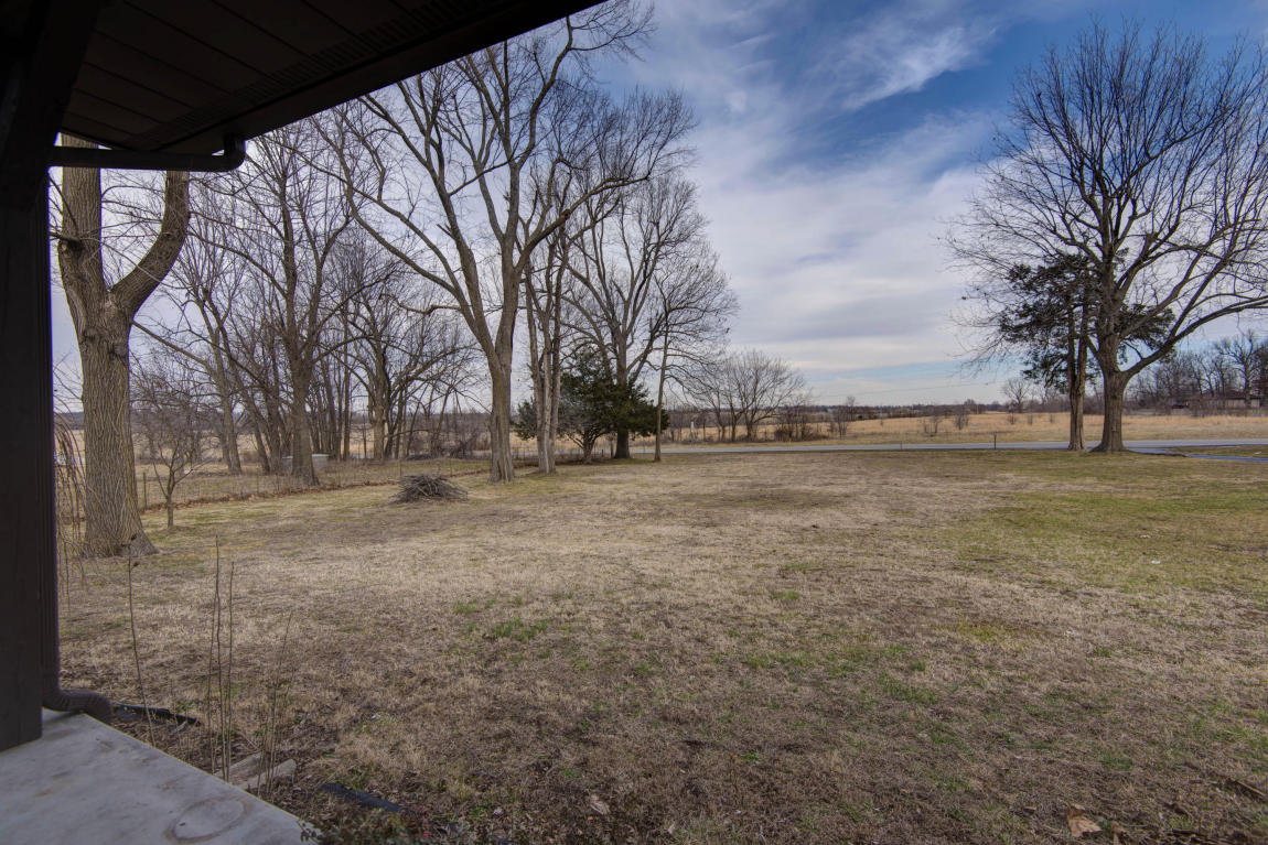 10527 Hwy 39, Mt Vernon, MO 65712