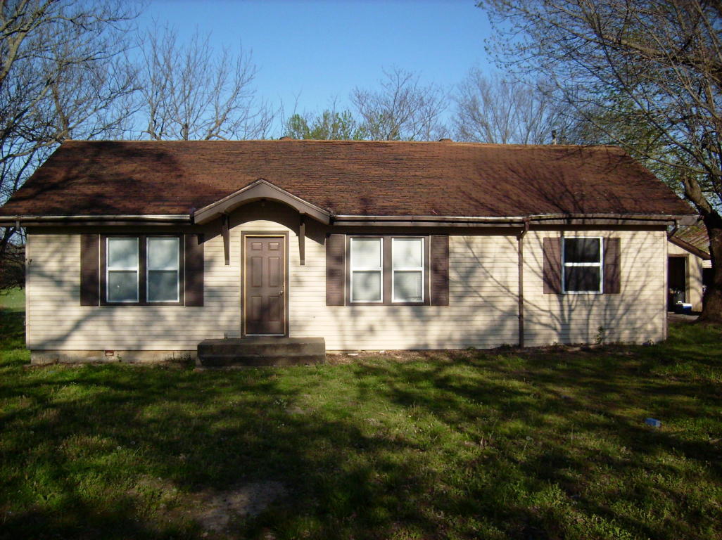 311 Fillmer Avenue, Niangua, MO 65713