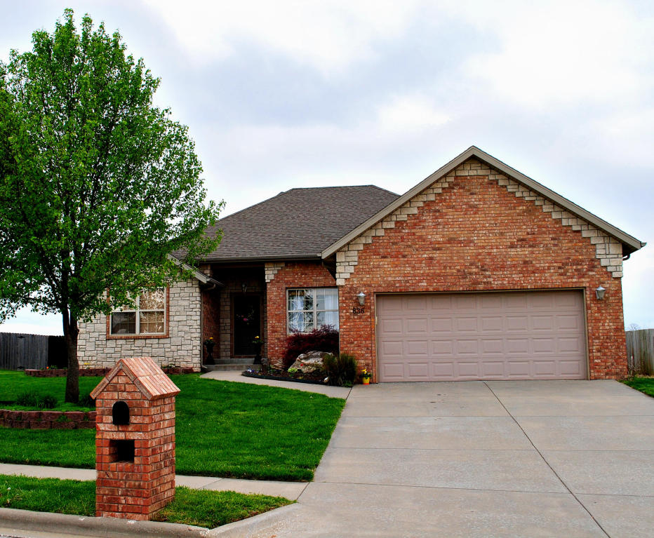 836 South Cobble Creek Boulevard, Nixa, MO 65714