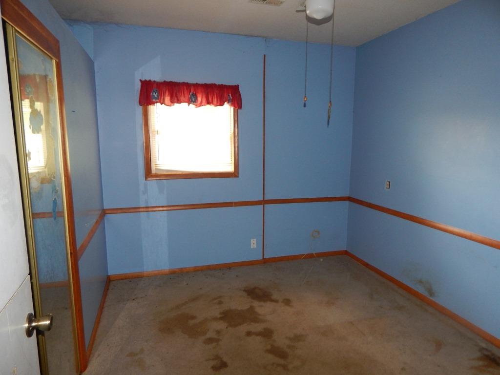 1203 East Mccracken Road, Ozark, MO 65721