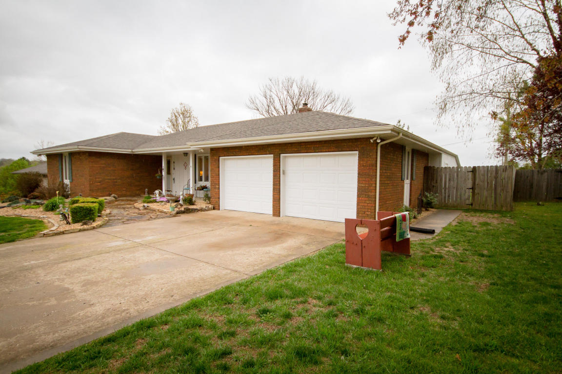 918 North 7th Avenue, Ozark, MO 65721