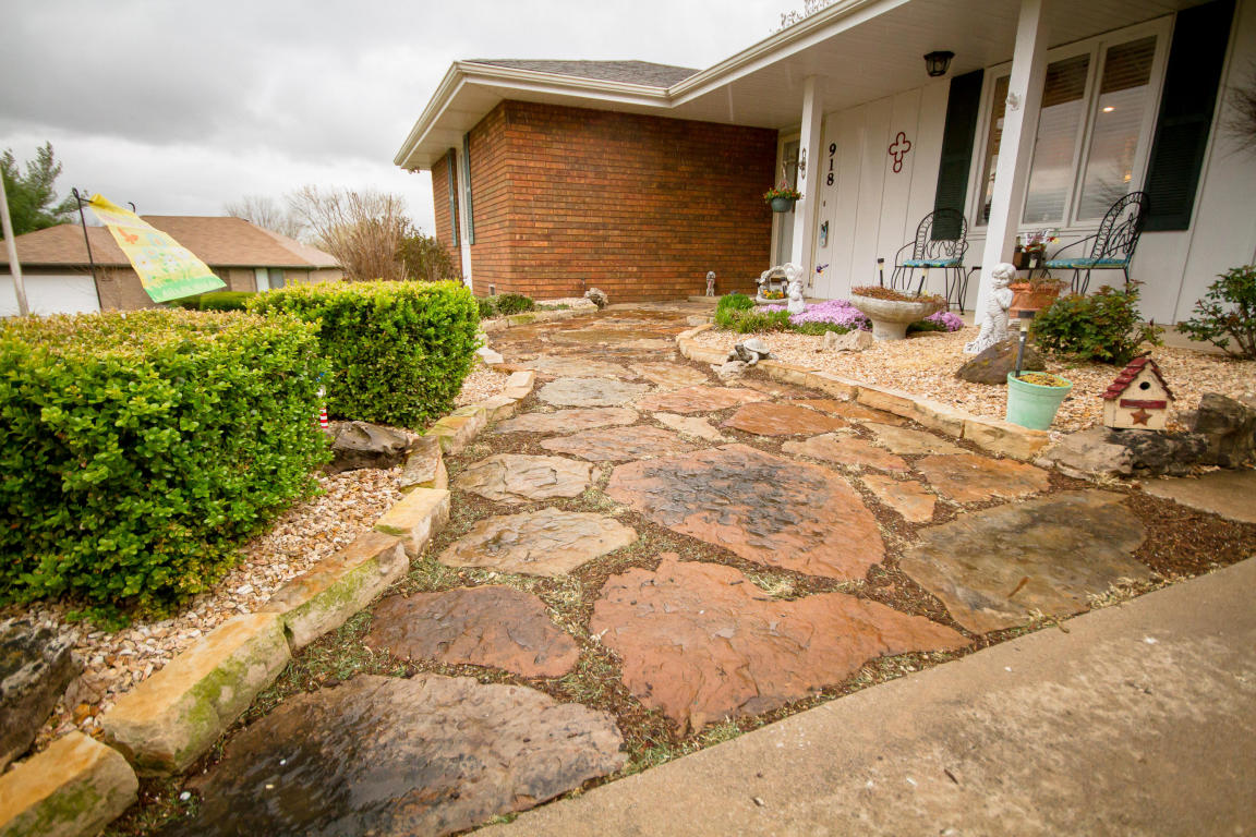 918 North 7th Avenue, Ozark, MO 65721