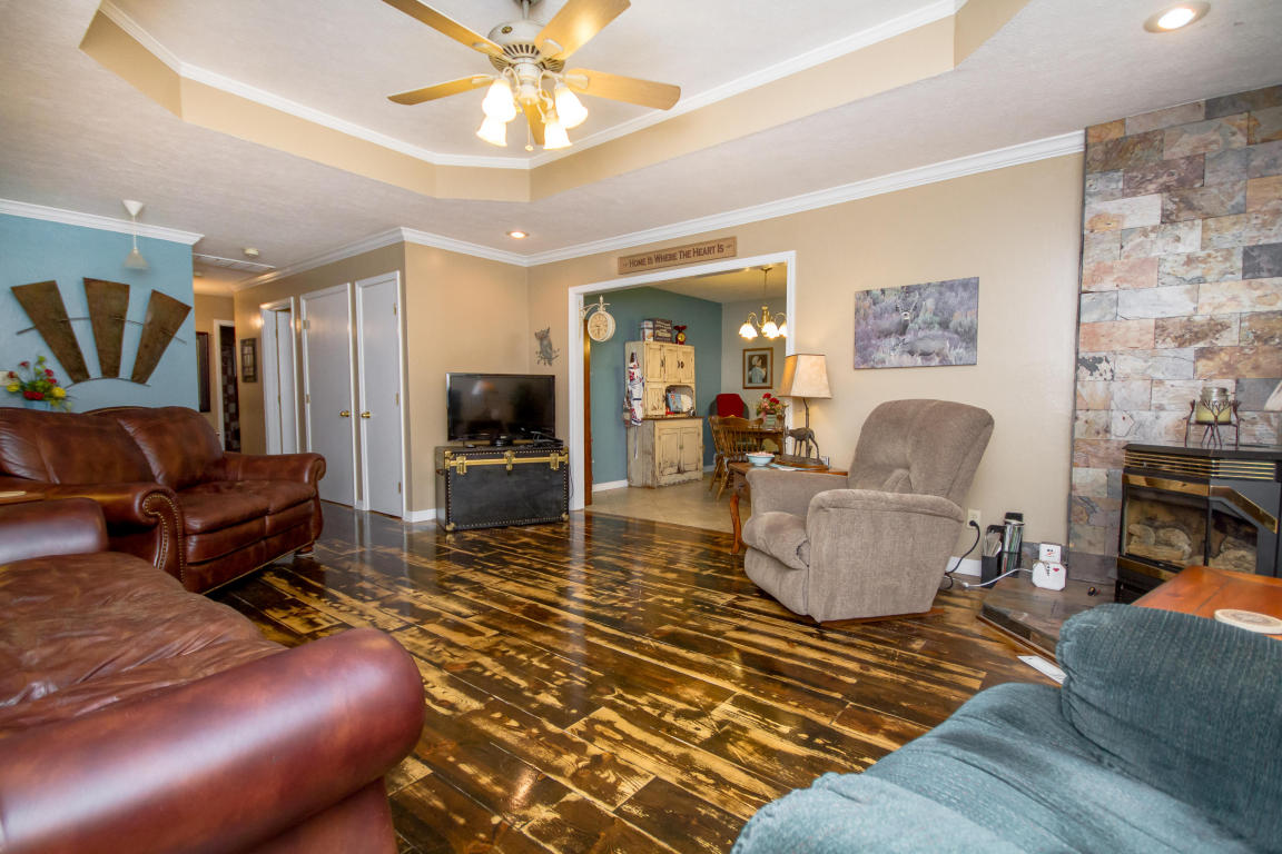 918 North 7th Avenue, Ozark, MO 65721