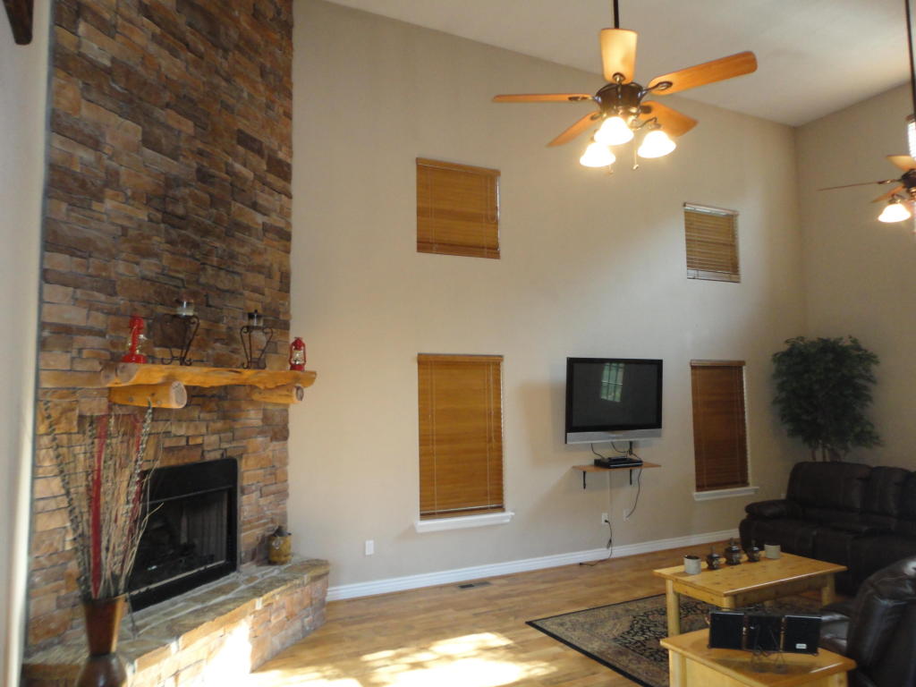 721 Shore Road, Powersite, MO 65731