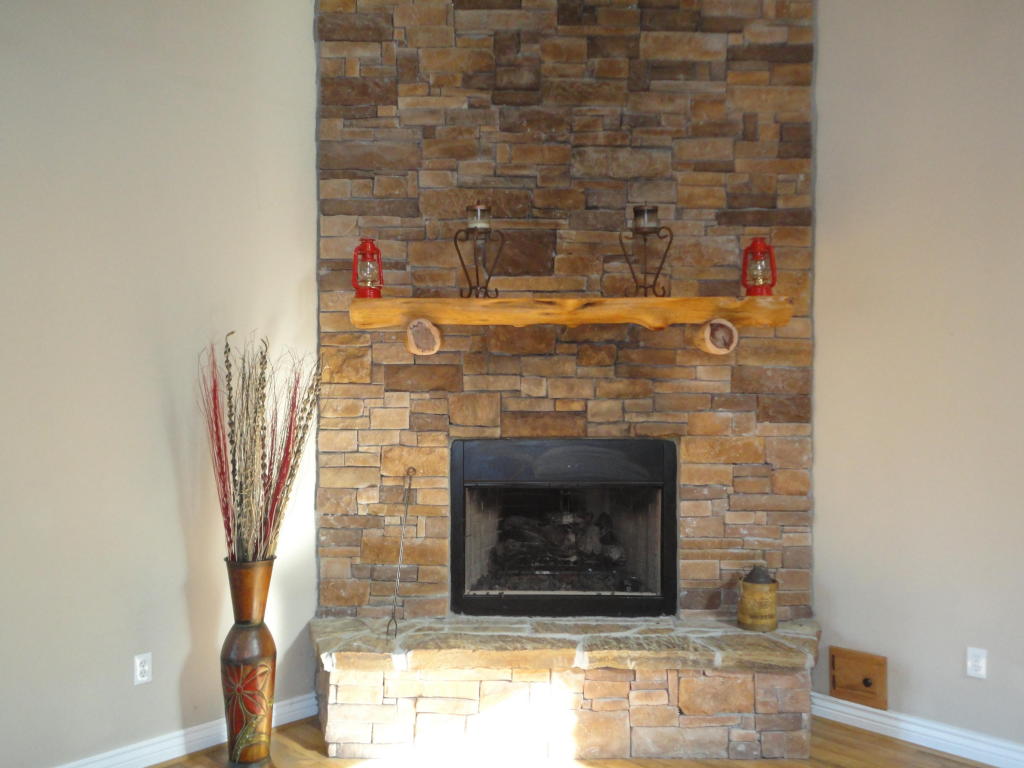 721 Shore Road, Powersite, MO 65731
