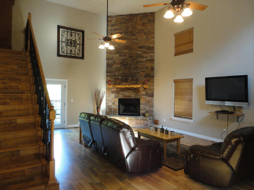 721 Shore Road, Powersite, MO 65731