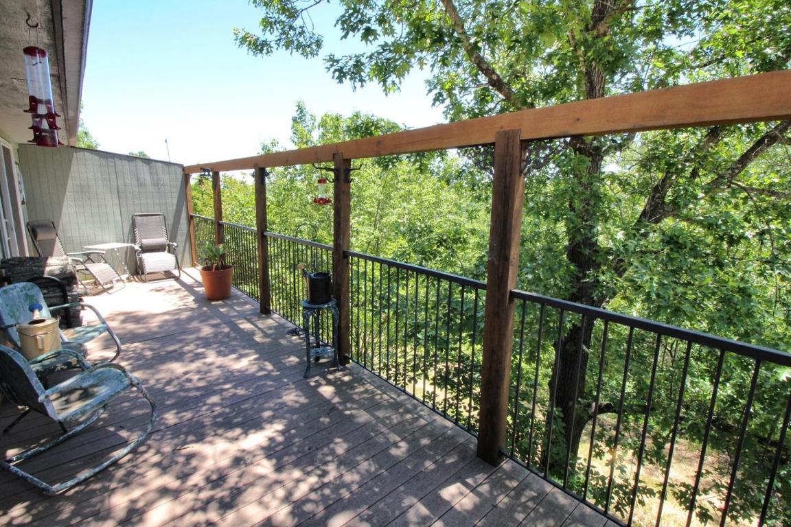 366 Notch Lane, Branson West, MO 65737