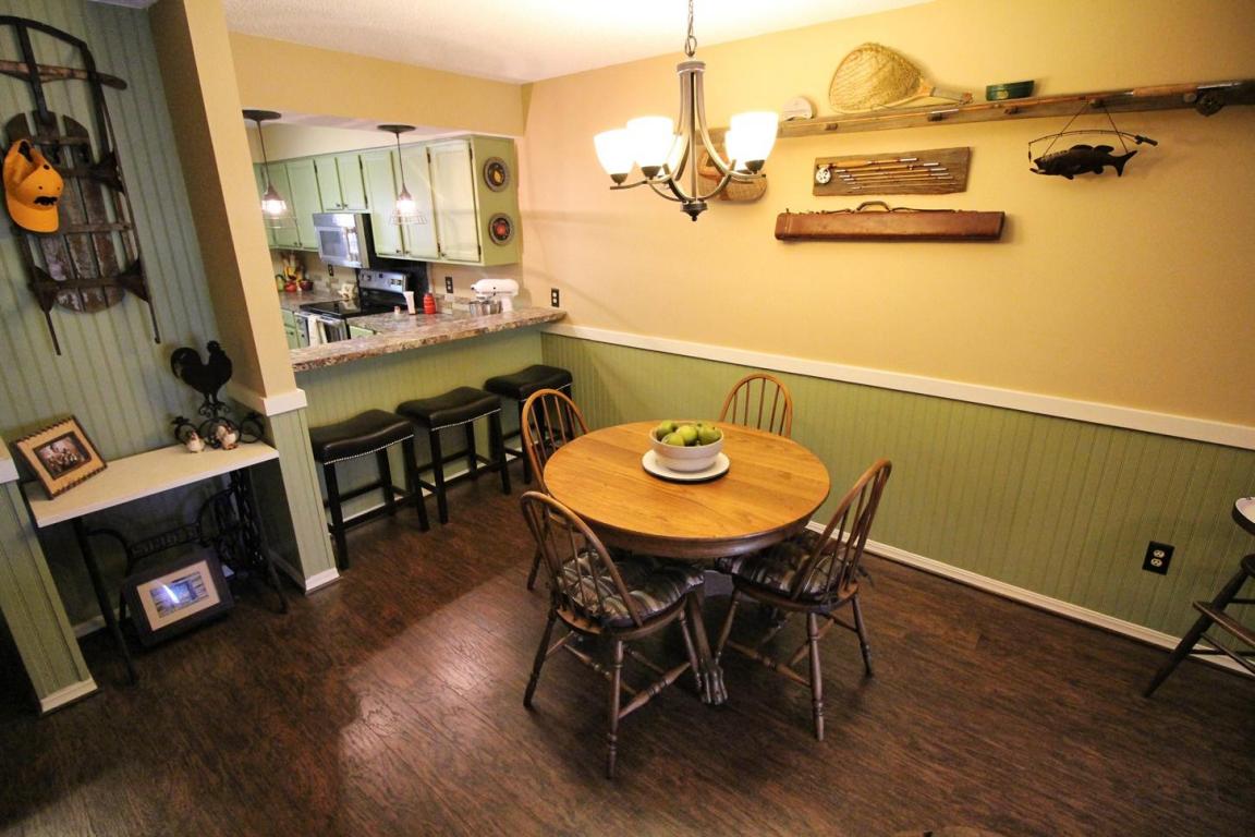 366 Notch Lane, Branson West, MO 65737