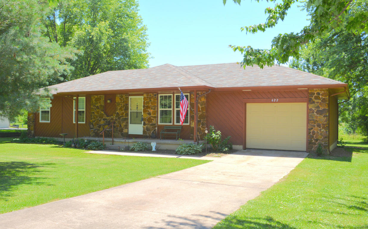 622 East Woodland Street, Republic, MO 65738