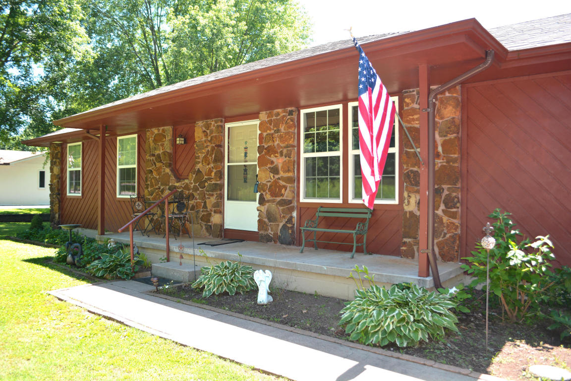 622 East Woodland Street, Republic, MO 65738