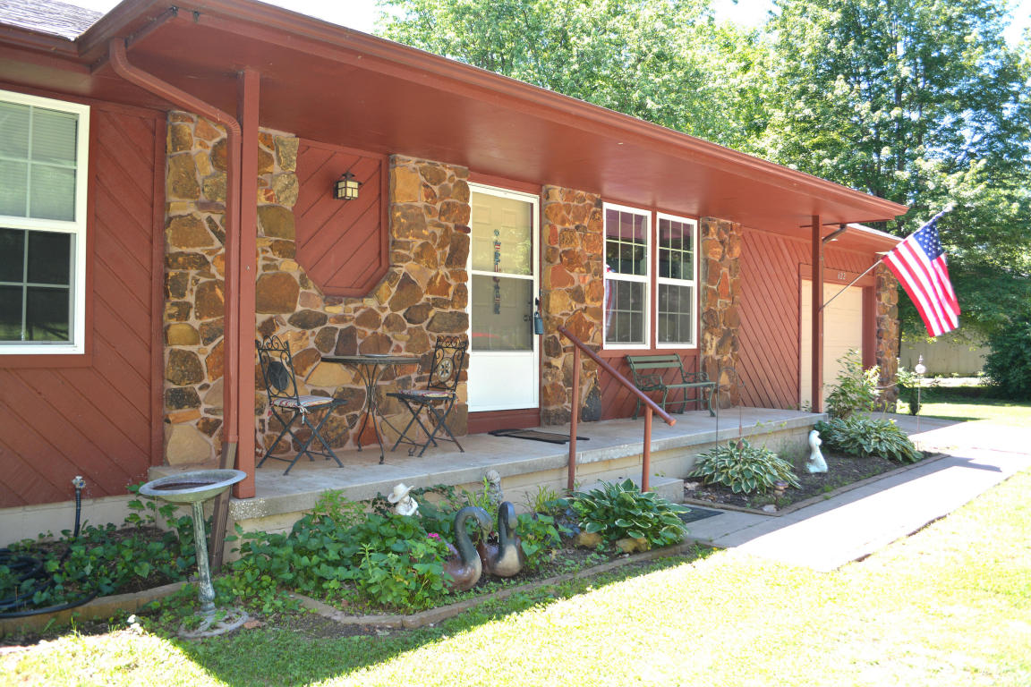 622 East Woodland Street, Republic, MO 65738