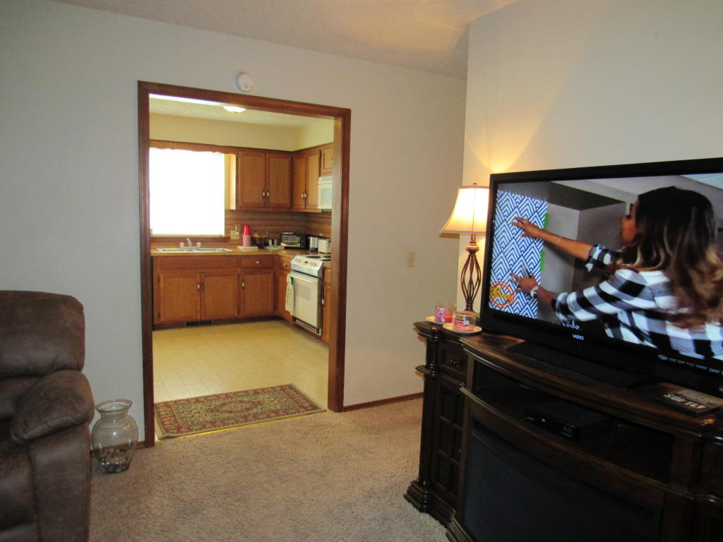 111 South Teakwood Avenue, Republic, MO 65738