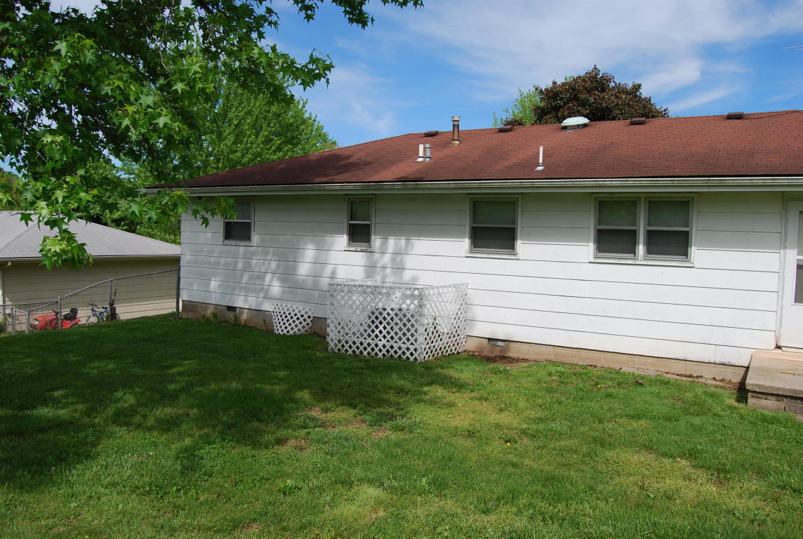 307 North Oakwood Avenue, Republic, MO 65738