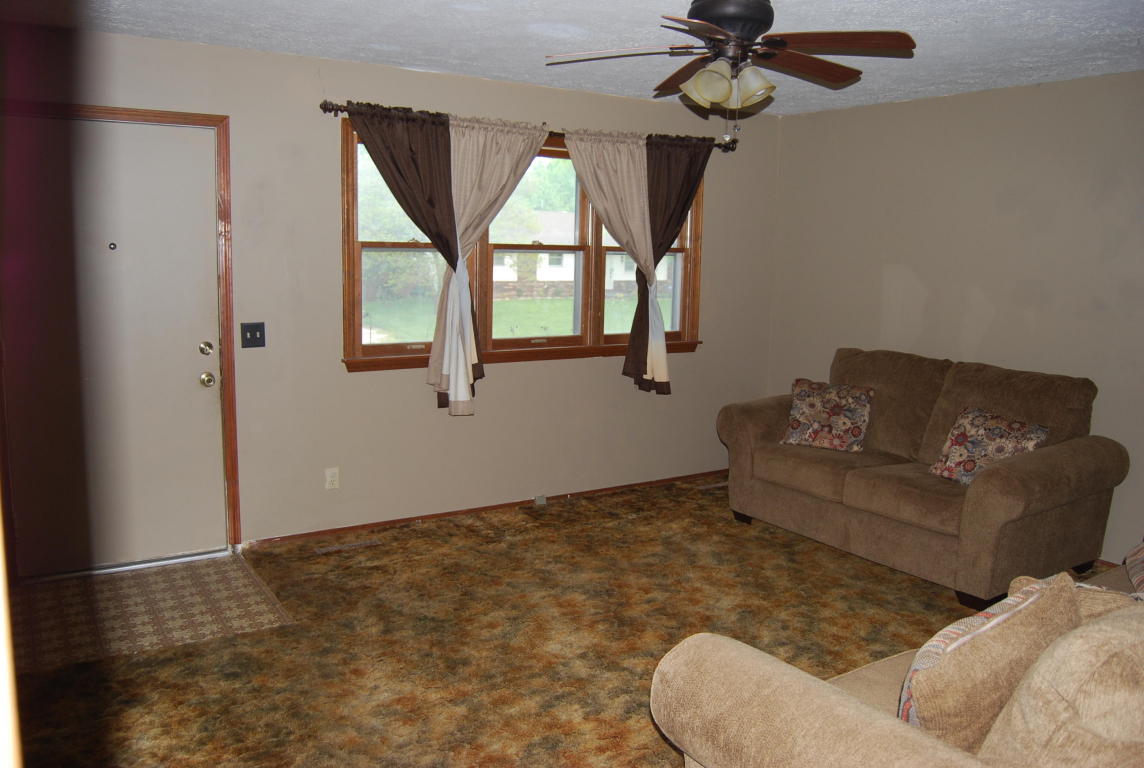 307 North Oakwood Avenue, Republic, MO 65738