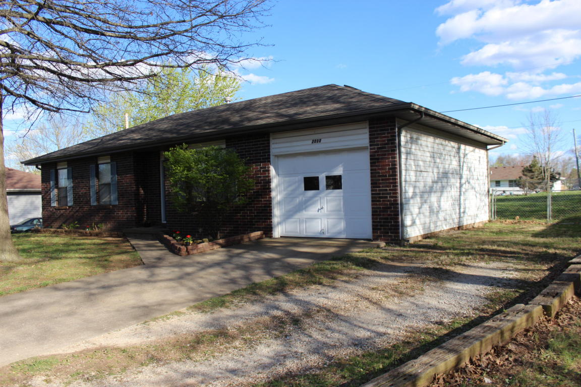 2090 Rosewood, Republic, MO 65738