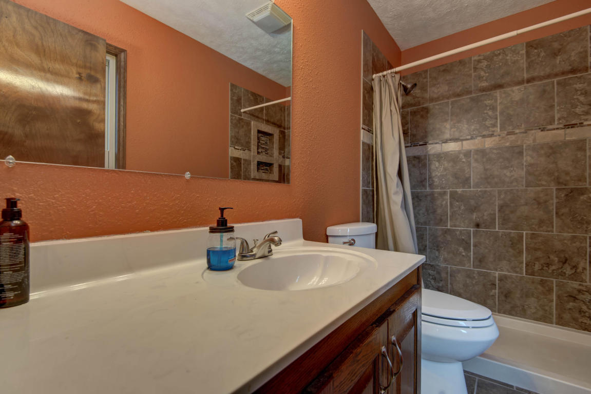 190 South Peach Tree Lane, Republic, MO 65738