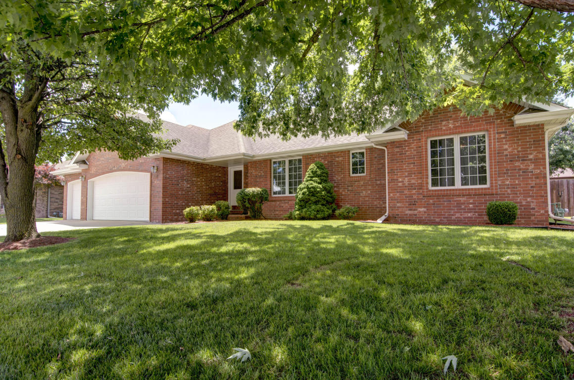 627 S Fountain Avenue, Republic, United States 65738