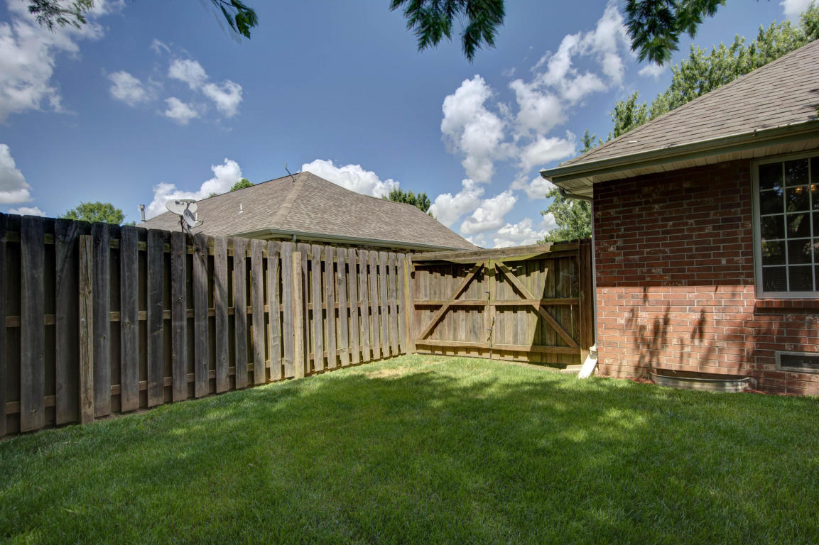 627 S Fountain Avenue, Republic, United States 65738