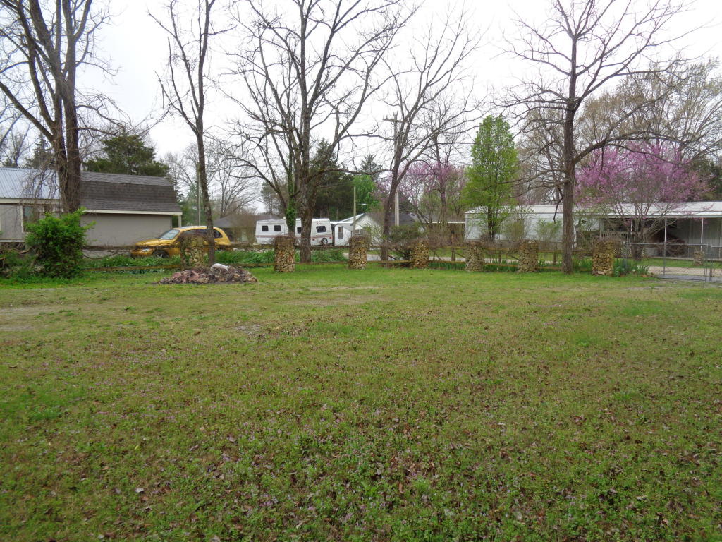 1025 Old Farm Road, Merriam Woods, MO 65740
