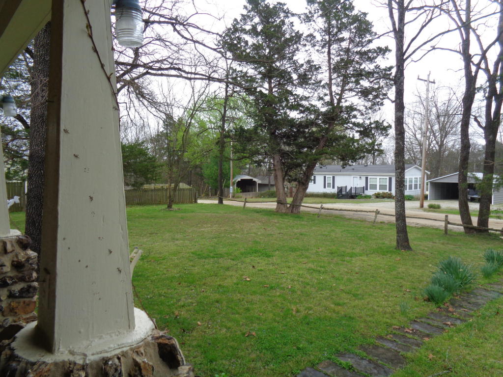 1025 Old Farm Road, Merriam Woods, MO 65740